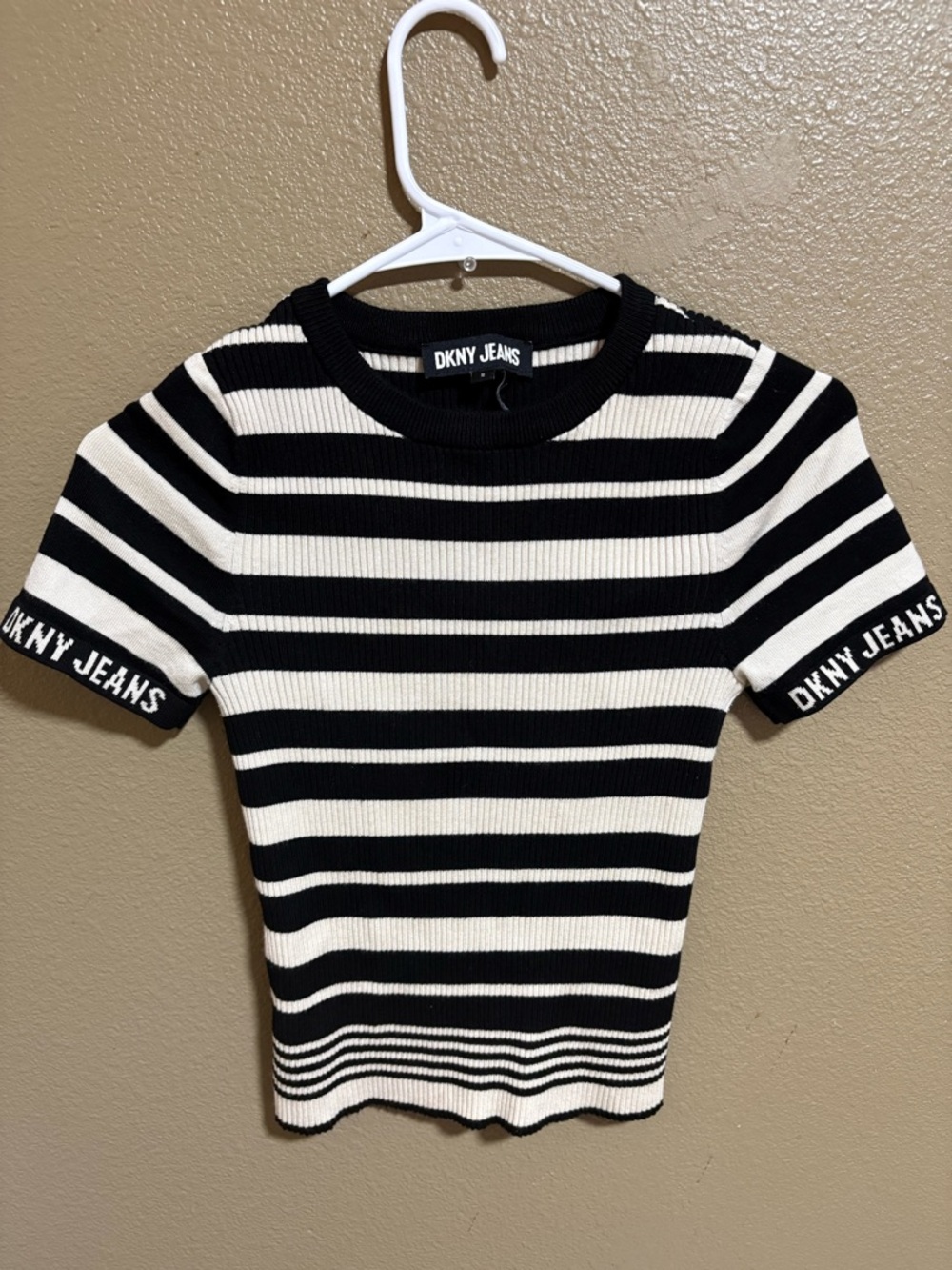 DKNY Black and Cream Striped Ribbed Short Sleeve Top Size : Small
